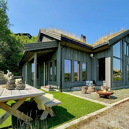 Mountain In Ljosland With Ski-in Access *