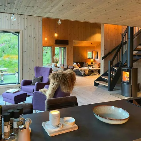 Mountain In Ljosland With Ski-in Access Aseral